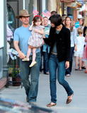 Katie Holmes with Tom Cruise and Suri walking in the streets of Telluride in Colorado