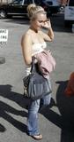 th_42736_Celebutopia-Hayden_Panettiere_prepares_for_Halloween_by_costume_shopping_in_Los_Angeles-14_122_1112lo.jpg
