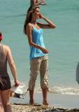 th_95979_Alessandra_Ambrosio_poses_during_a_photoshoot_on_the_beach_in_Miami_31-3-2009_18_122_14lo.jpg