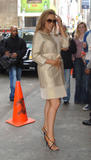 th_51220_Mariah_Carey_arrives_at_MTV_Studios_to_tape_TRL_01.JPG