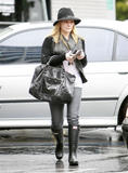 th_38484_Preppie_-_Hilary_Duff_at_a_medical_building_in_Beverly_Hills_-_Jan._20_2010_3261_122_342lo.jpg