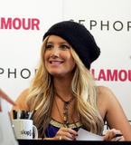 th_89280_Preppie_-_Ashley_Tisdale_at_the_Sephora_Beauty_Insider_Event_presented_by_Glamour_-_Nov._10_2009_8300_122_345lo.jpg