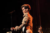 th_97724_Rihanna_performes_on_the_David_Letterman_Show_05_122_398lo.jpg