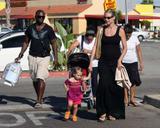 th_40766_fp_klum_seal_kids_47_080506_20_408lo.jpg