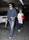 th_33523_celebrity-paradise.com-The_Elder-Ashley_Tisdale_2009-12-16_-_Christmas_shopping_at_the_Beverly_Center_536_122_476lo.jpg