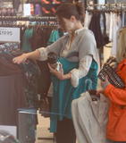 th_01960_Preppie_KatieHolmesshoppingwithIsabellaatHandMstoreinWestHollywood_March8201033_122_66lo.jpg