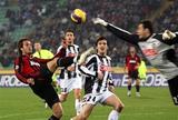 th_30215_capt.7d4b200eacdd49788083e4724ce16483.italy_soccer_udi111_122_662lo.jpg