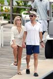 th_57940_celebrity_paradise.com_TheElder_JulianneHough2011_06_26_spendafunpackeddayinMiami21_122_77lo.jpg