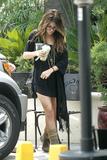 th_60378_Celebutopia-Shenae_Grimes_shops_in_Los_Angeles-04_123_879lo.jpg