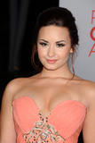 http://img147.imagevenue.com/loc224/th_23035_DemiLovatomat81_122_224lo.jpg