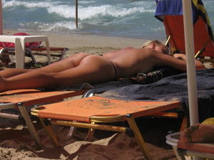 Beach-vacation-at-Crete-Greece-o2gb17cumm.jpg
