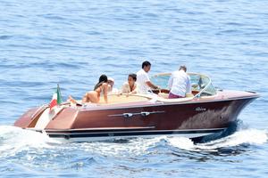 Emily Ratajkowski Wearing Swimsuits on a Boat in Positano, Italy - 6_23_17-c6d45nf5u3.jpg