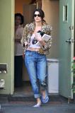 http://img147.imagevenue.com/loc530/th_13312_Ashley_Greene_Oasis_Nail_Spa_Toluca_lake_011209_020_122_530lo.jpg