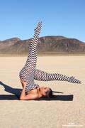 Aria Giovanni - Checkered Yoga 1 -l12hrpqsrf.jpg