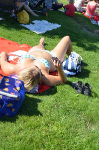Milf bikini spread her legs in the grass-v2c53al560.jpg