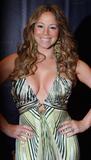 http://img147.imagevenue.com/loc937/th_75826_Mariah_Carey-Mardan_Palace_Launch_Cocktail_Reception-6_122_937lo.jpg